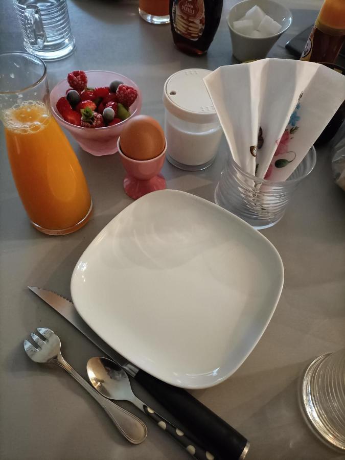 Les Bichettes Bed & Breakfast Mortagne-sur-Sevre Exterior photo
